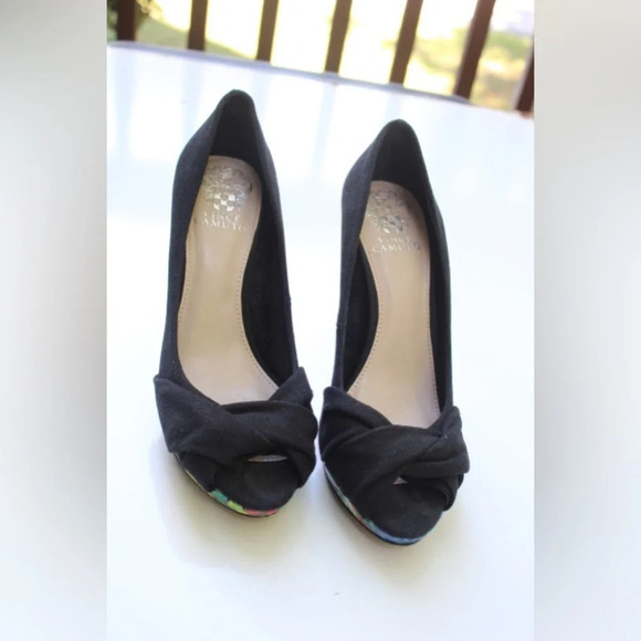 Vince Camuto peep toe pumps - Picture 10 of 11